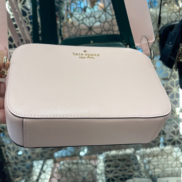 Kate Spade Madison Mini Camera Bag
COLOR:
Conch Pink
NWT - Picture 6 of 16